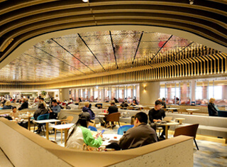 関西国際空港ラウンジ